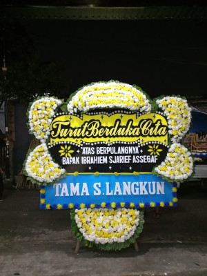 Papan Bunga Duka di Giricahyo